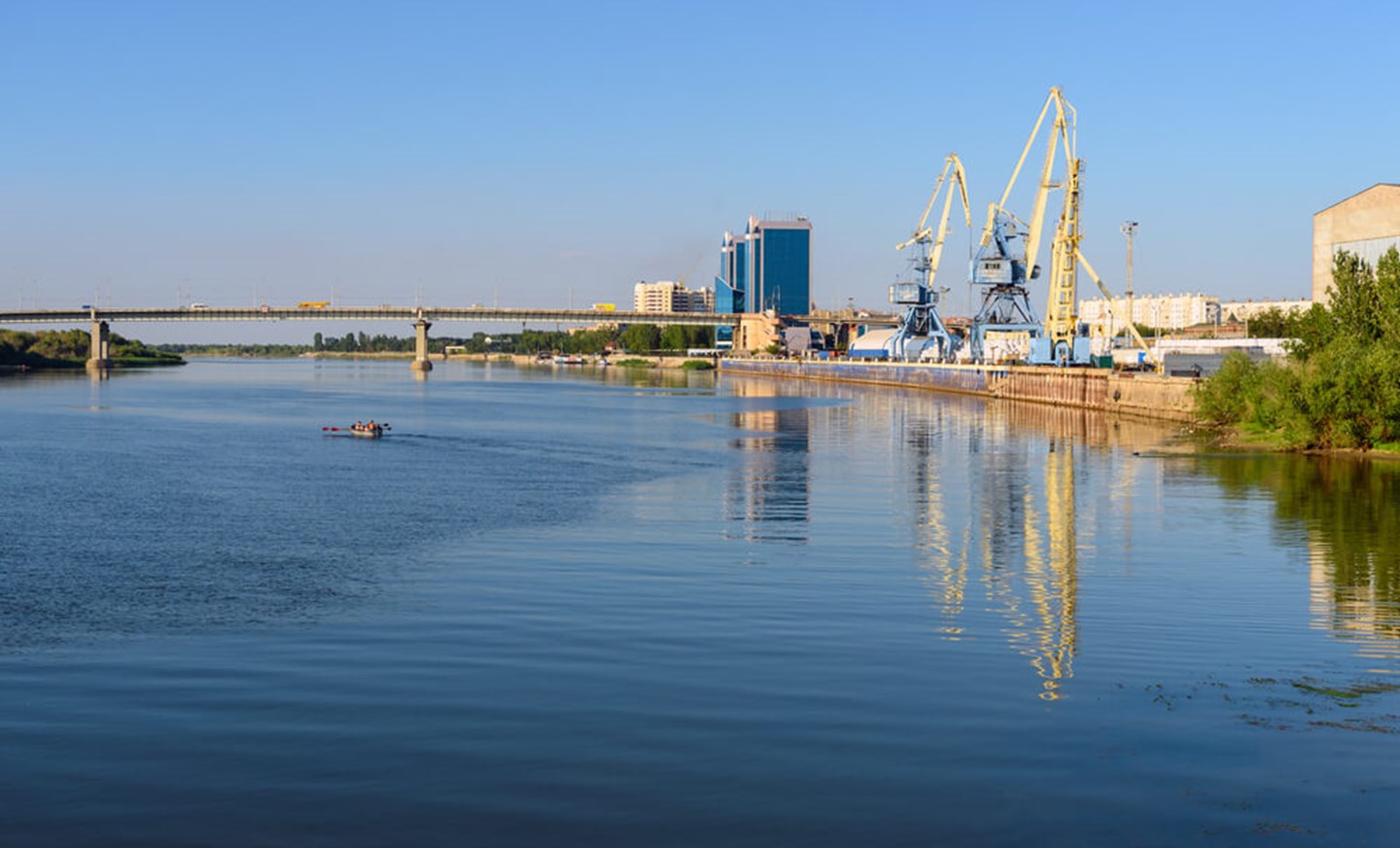 Волга порт Астрахань