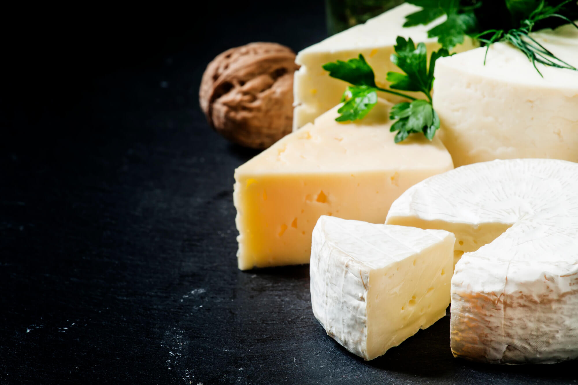 Тонкости вкуса: выбираем сыр к вину