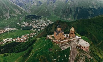 С 1 января 2026 года российским туристам для въезда в Грузию потребуется медицинская страховка.